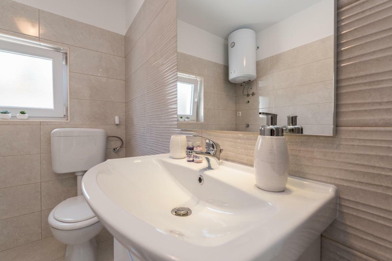 Apartments Hiperion ザダル エクステリア 写真